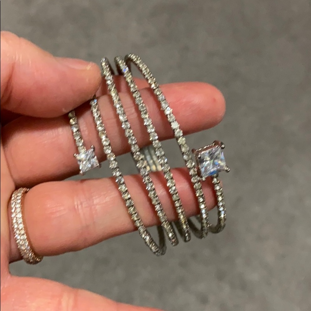 Beautiful bangle - Picture 2 of 4